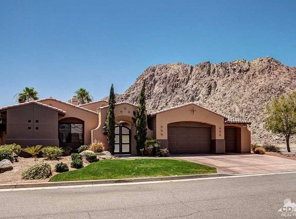 4th image of 78355 Clarke Ct