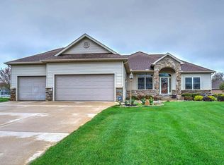 30277 Copperwoods Dr, Granger, IN 46530