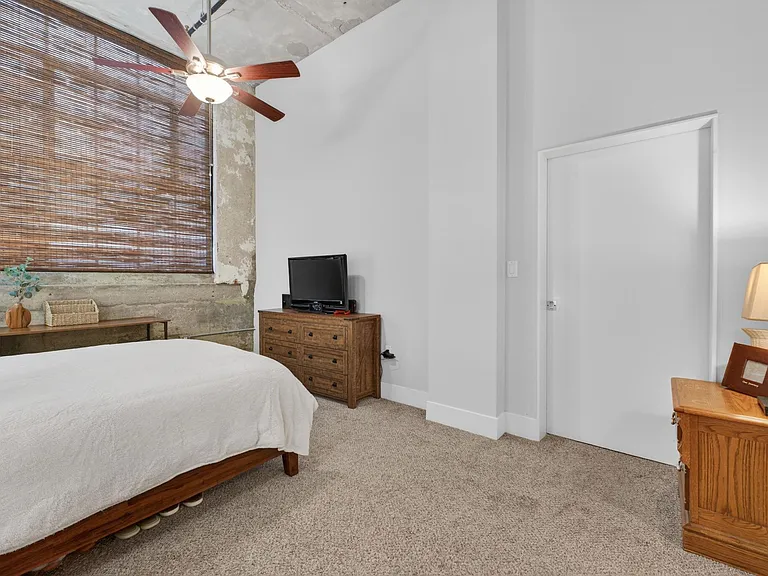 4100 Forest Park Ave #427 — Photo 12