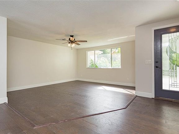 4th image of 1269 Royal Oak Dr