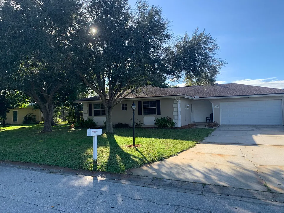 1509 Covington Cir E