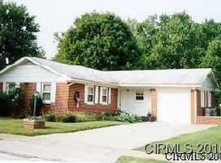 213 Holiday Dr, Greentown, IN