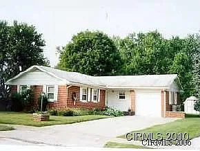 213 Holiday Dr photo 1