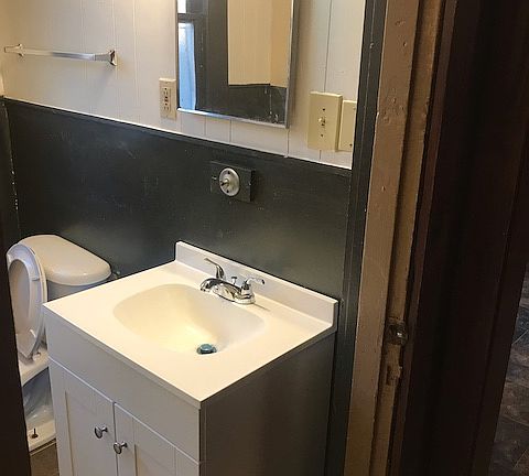 4th image of 403 Coleman Ave