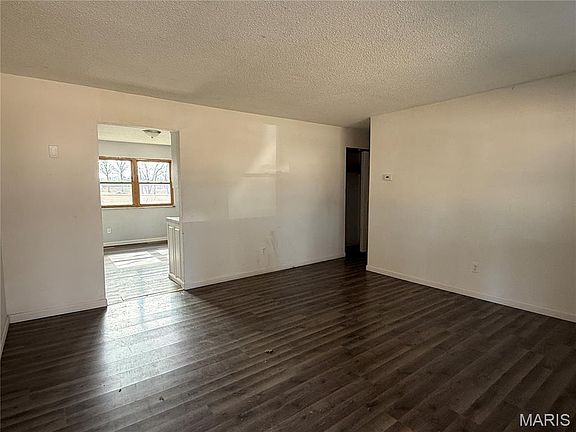 5th image of 11100 Woodale Dr