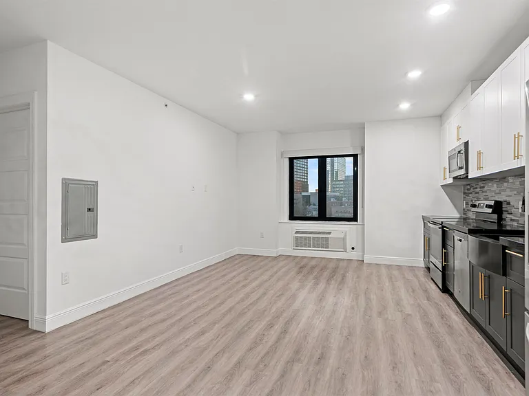 211 Baldwin Ave #606 — Photo 6