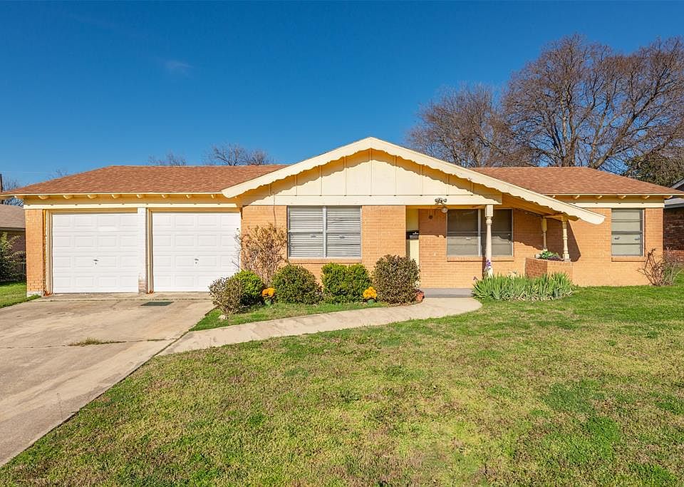 1st image of 1513 Cloverdale Dr