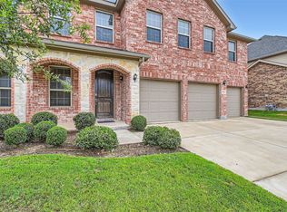 2412 Maple Stream Dr, Roanoke, TX 76177