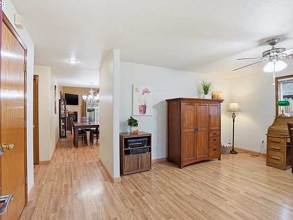 5th image of 13016 NE 96th Way