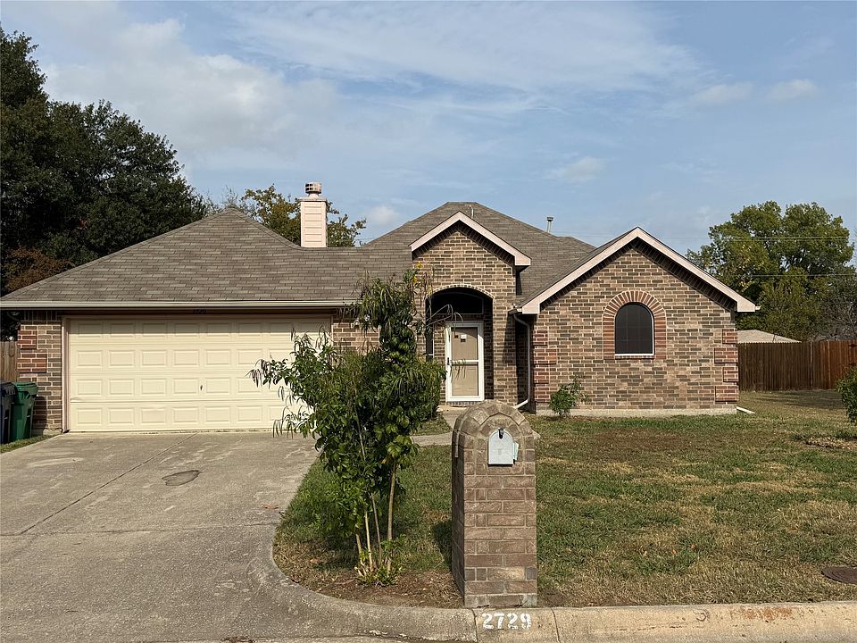 1st image of 2729 Emerson Ln