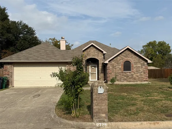 2729 Emerson Ln, Denton, TX 76209