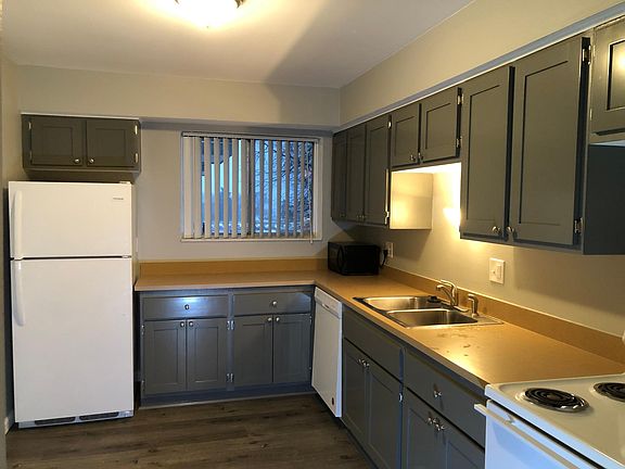 5th image of 1830 Axtell Dr APT 8