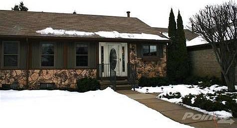 3rd image of 10049 Arlington Cir