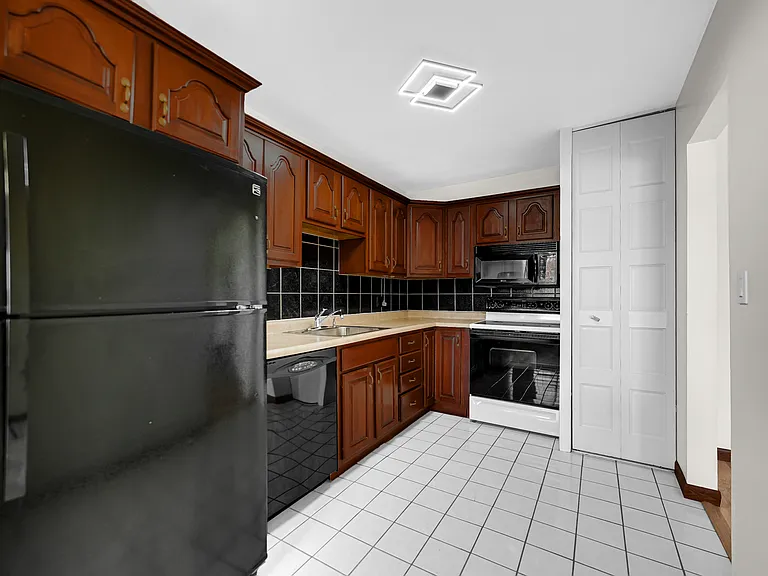 2 Villa Verde Dr #320 — Photo 5