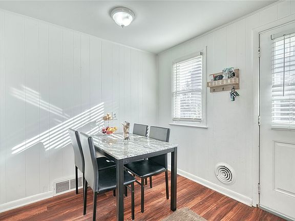 3rd image of 232 Fielding Rd