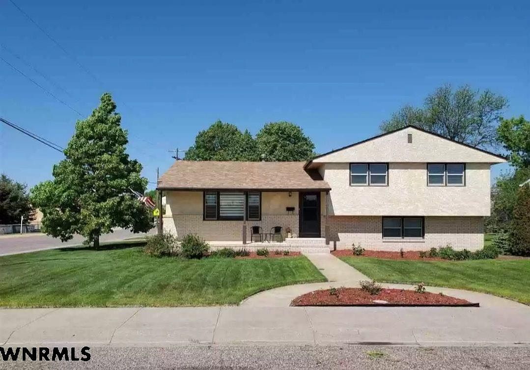 2102 7th Ave Scottsbluff Ne 69361 Zillow