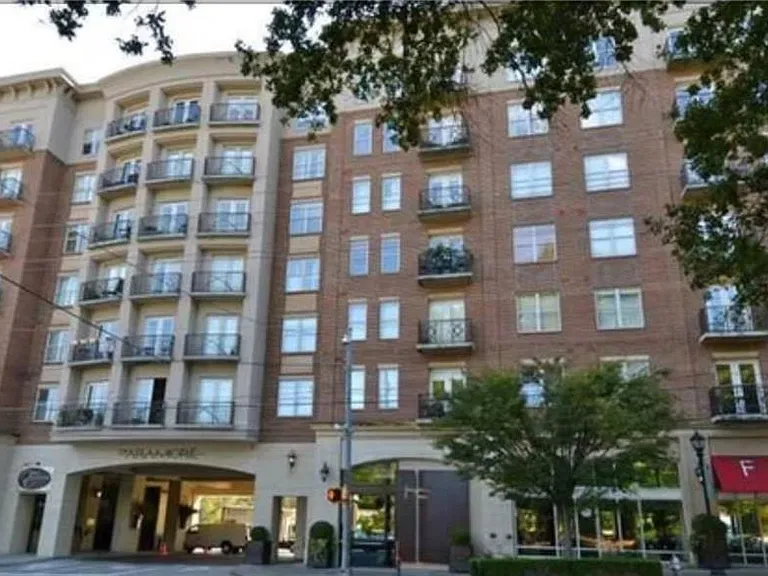 2277 Peachtree Rd NE — Photo 1