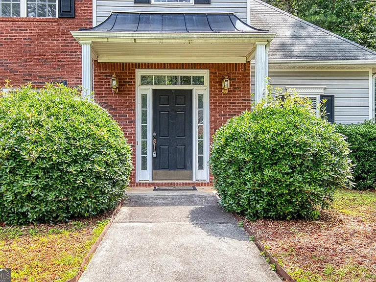 255 Squire Ln — Photo 7