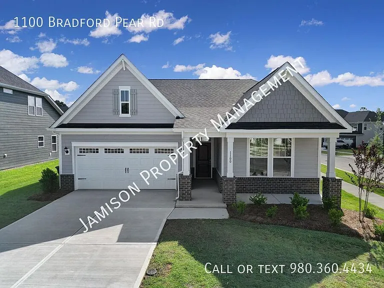 1100 Bradford Pear Rd — Photo 1