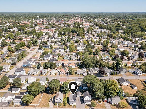 4th image of 13 Laurier Street