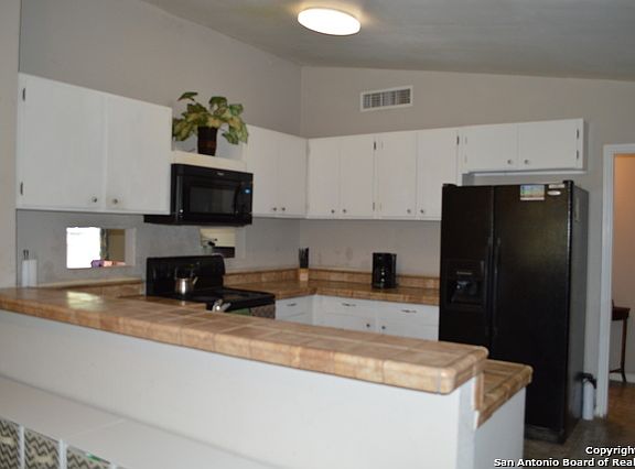 3rd image of 5643 Wood Climb St