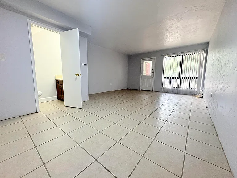 1007 Sutor Rd #B — Photo 6