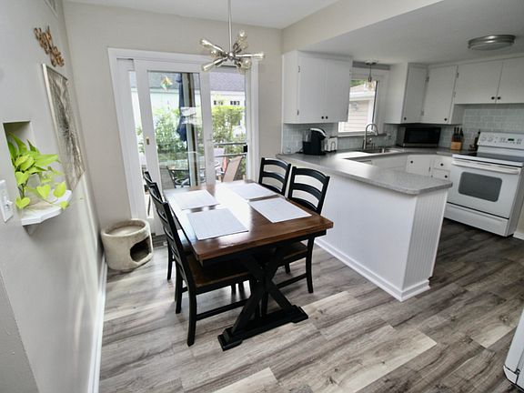 5th image of 119 Dartmouth Ave