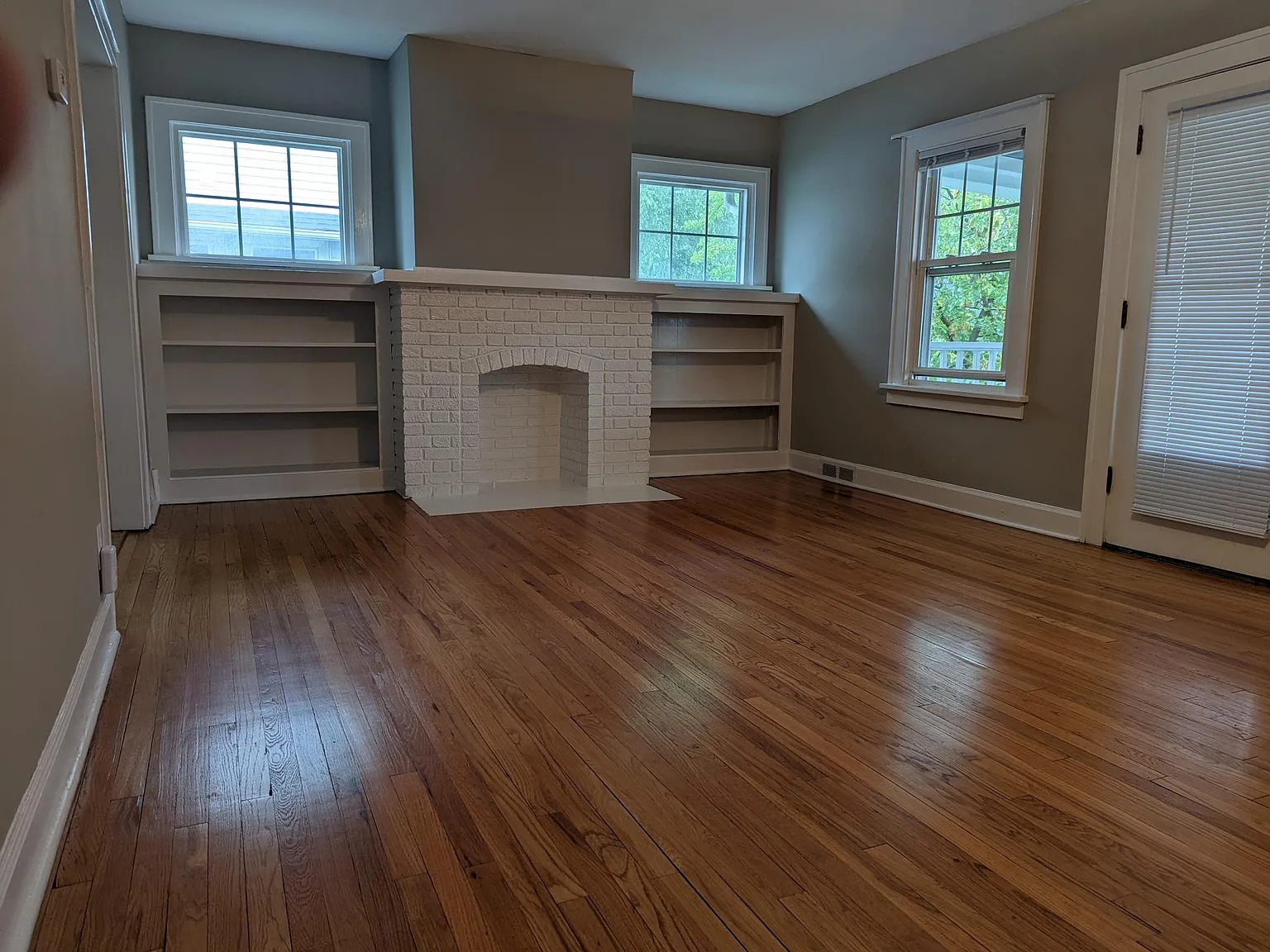 2 bed, 1300 sqft, $1,400 — Photo 4