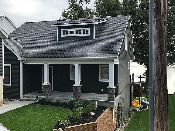 3rd image of 408 W Crooked Lake Dr