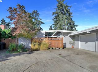 3270 Game Farm Rd, Springfield, OR 97477