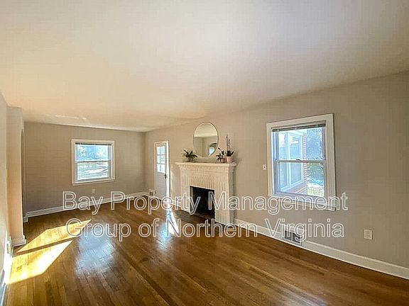 2nd image of 3408 Woodland Ln