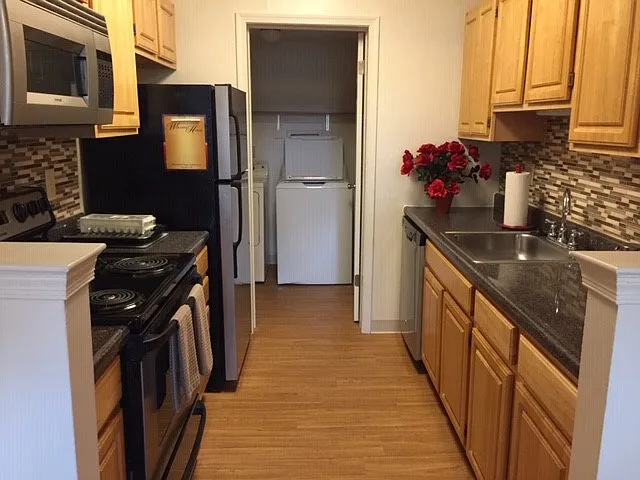 Winstead Village — Photo 1