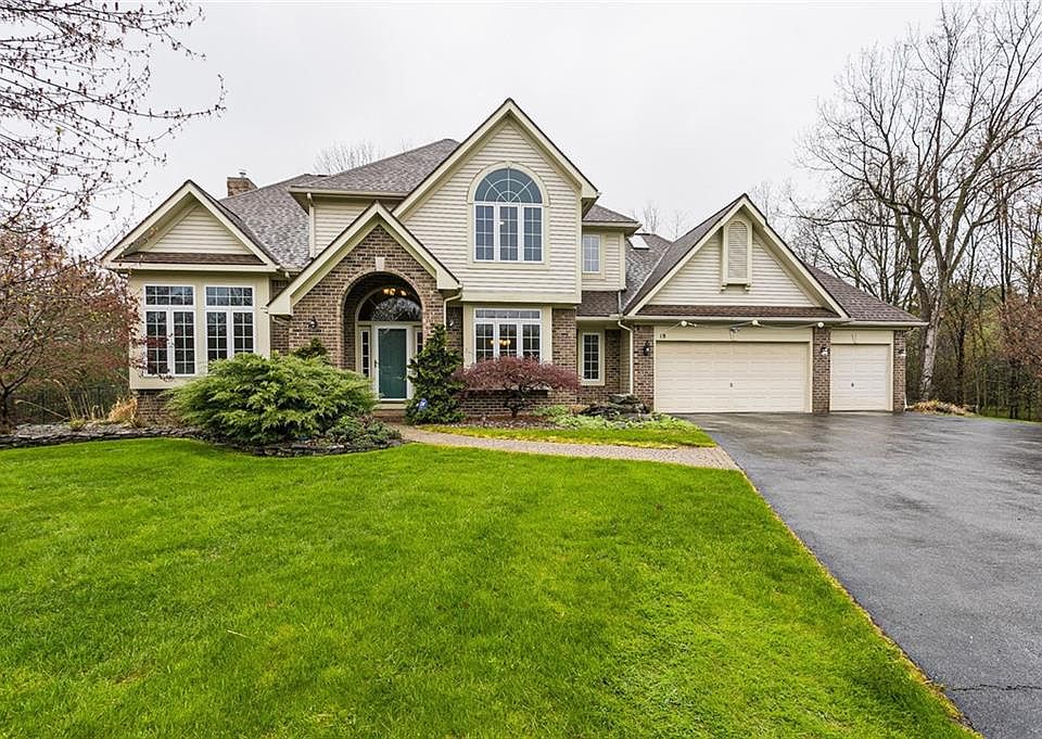 1st image of 18 Oakmark Cir