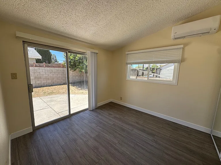 760 Dennis Ave — Photo 5