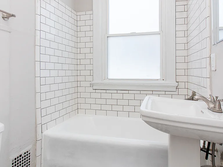 926 Mount Hope Ave — Photo 12