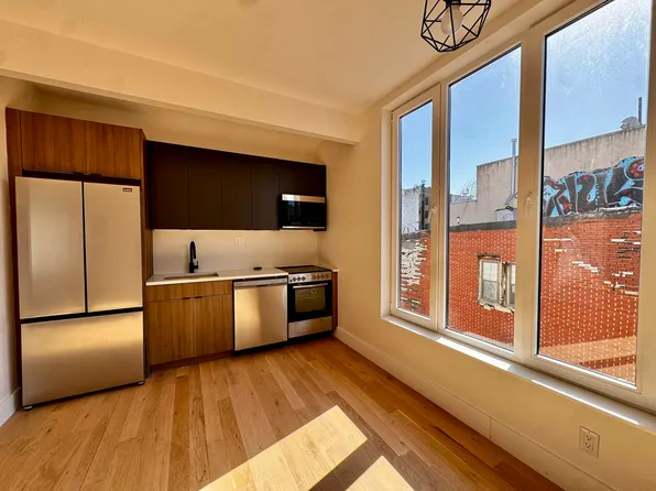 106 Moore Street image 1 of 15