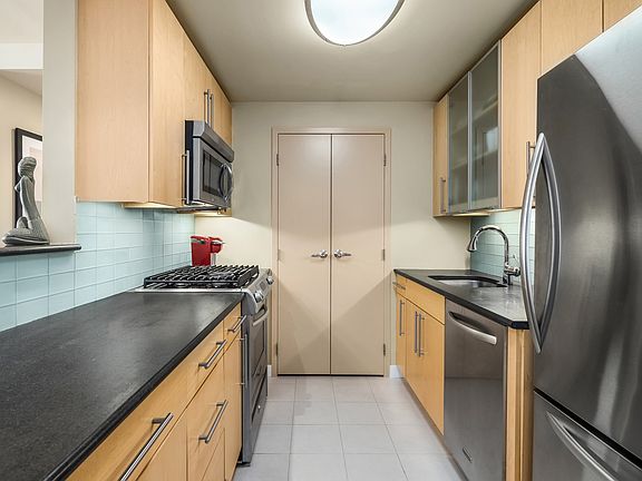 5th image of 40 W 116th St APT A606