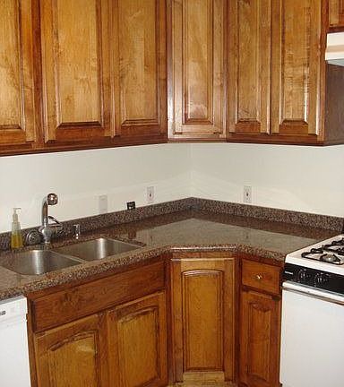 Kitchen - Granite Counter tops