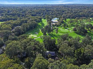 6 Argyle Rd, Port Washington, NY 11050