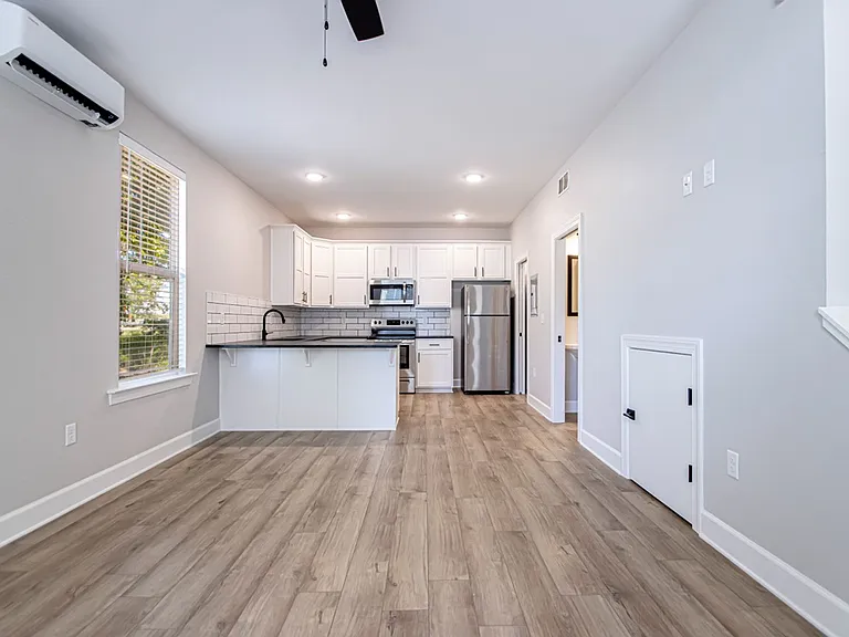 312 Parker St #B — Photo 5