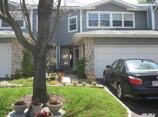 100 Colony Dr, Holbrook, NY 11741