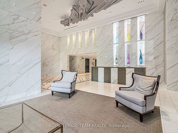 5th image of 111 Champagne Ave S #406
