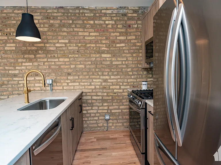 2457 W Logan Blvd — Photo 4