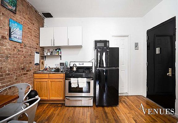 5th image of 160 E 102nd St APT 1F