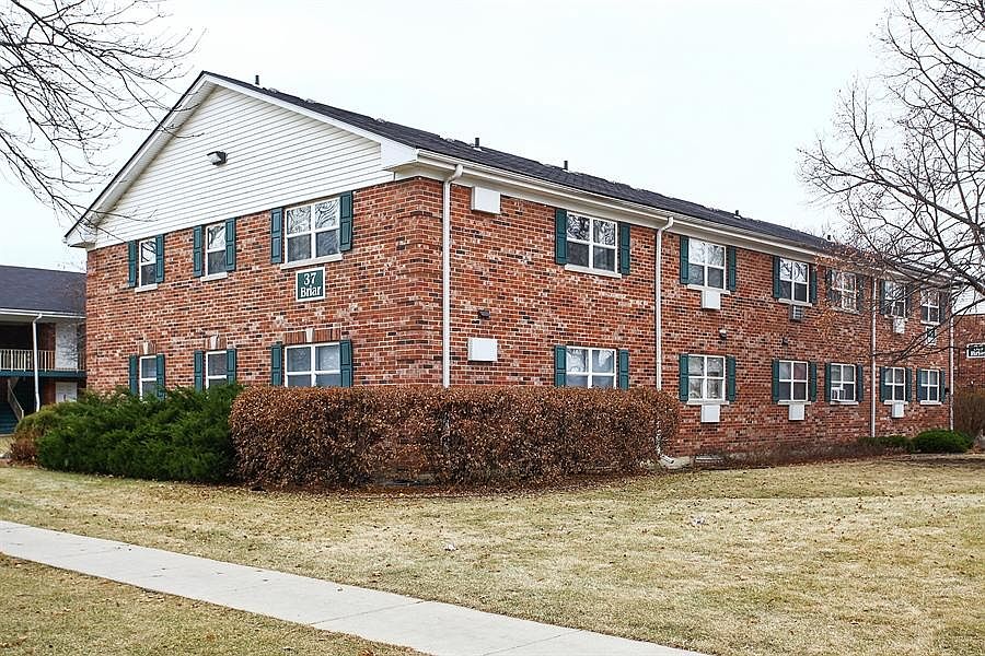 1st image of 37 Briar St APT 13