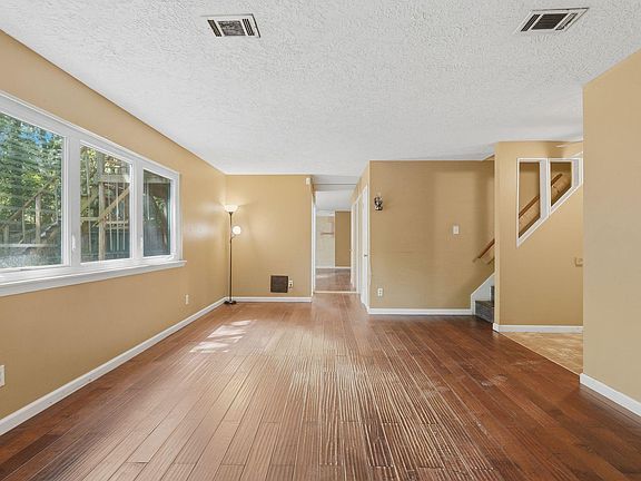 5th image of 5 W Bigelow Oak Ct