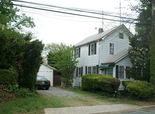 10 Prospect St, Hicksville, NY 11801
