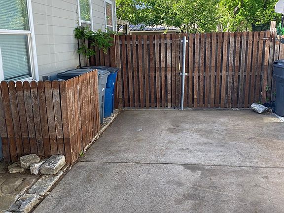 3rd image of 1715 Wilbur St #1