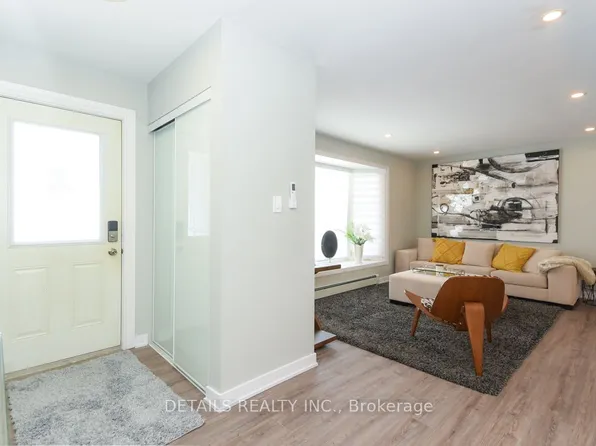 1144 Minnetonka Rd #A, Ottawa, ON K2C 2T9