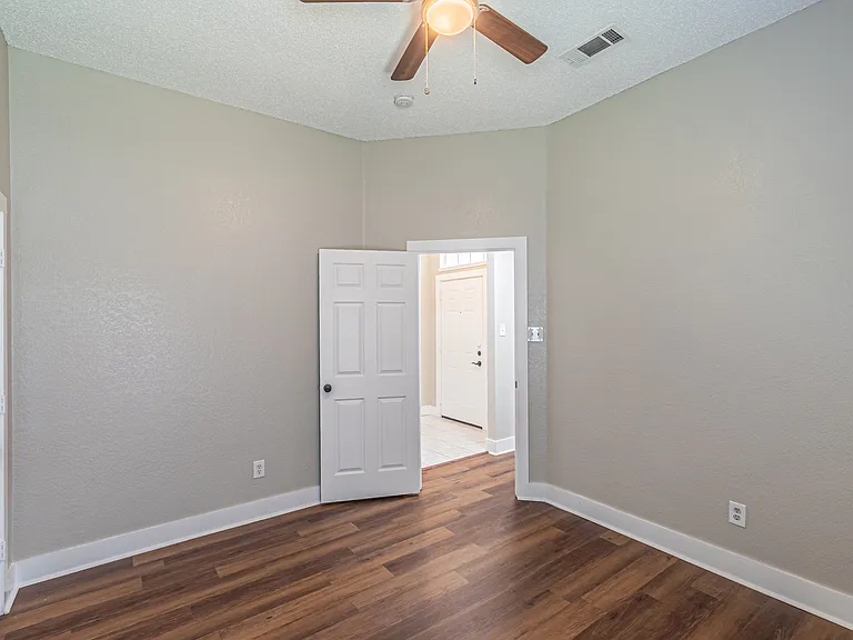 7624 Vista Creek Ln — Photo 9